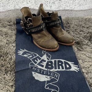 Freebird by Steven Leather Colton booties